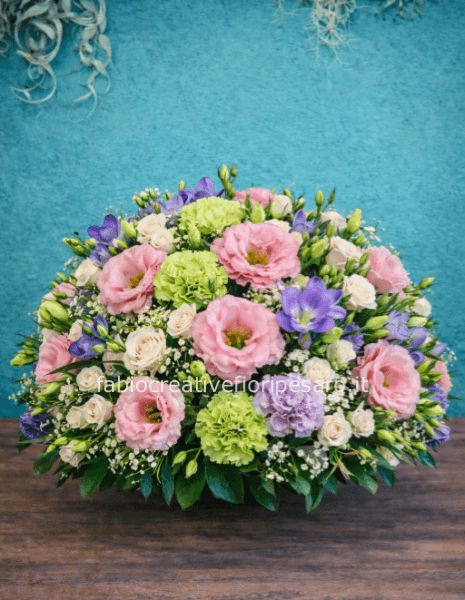 Centrotavola con rose e lilium