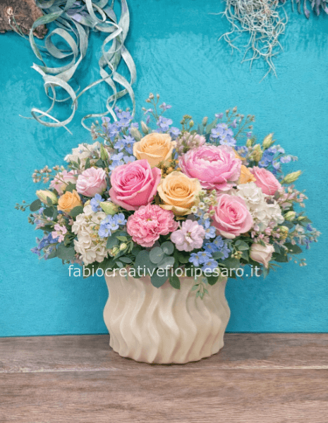 composizione su cesto o vaso