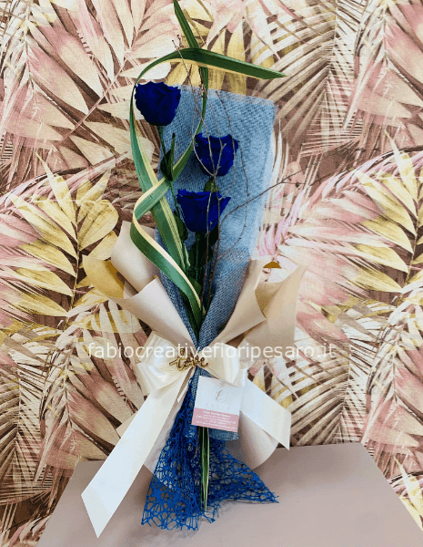Rosa Blu Stabilizzata – Un Fiore Eterno per un Messaggio Speciale