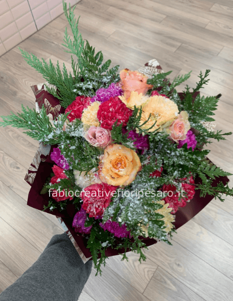bouquet innevato colorato