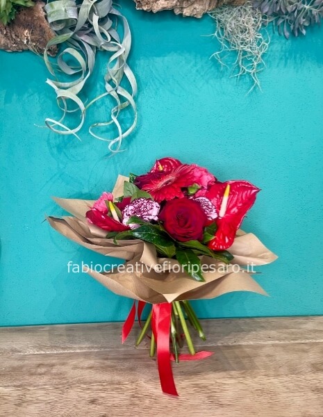 ❤️ Bouquet rosso – Romanticismo elegante in ogni dettaglio ✨🌹