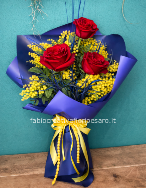 ❤️ Bouquet Rosa Rossa & Mimosa – Passione che illumina 🌹✨