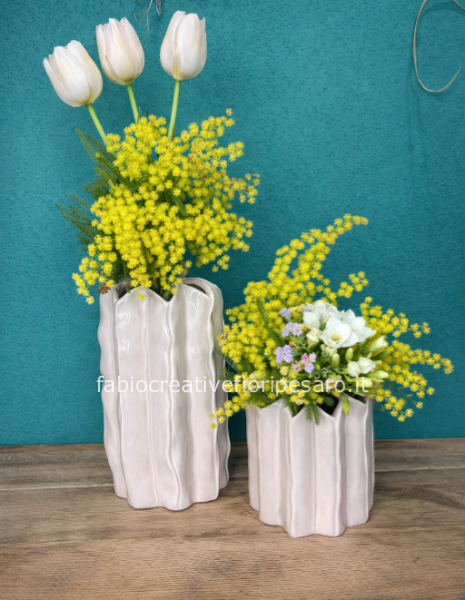 🤍 Armonia di Primavera – Eleganza in bianco e giallo 🌼🌷✨